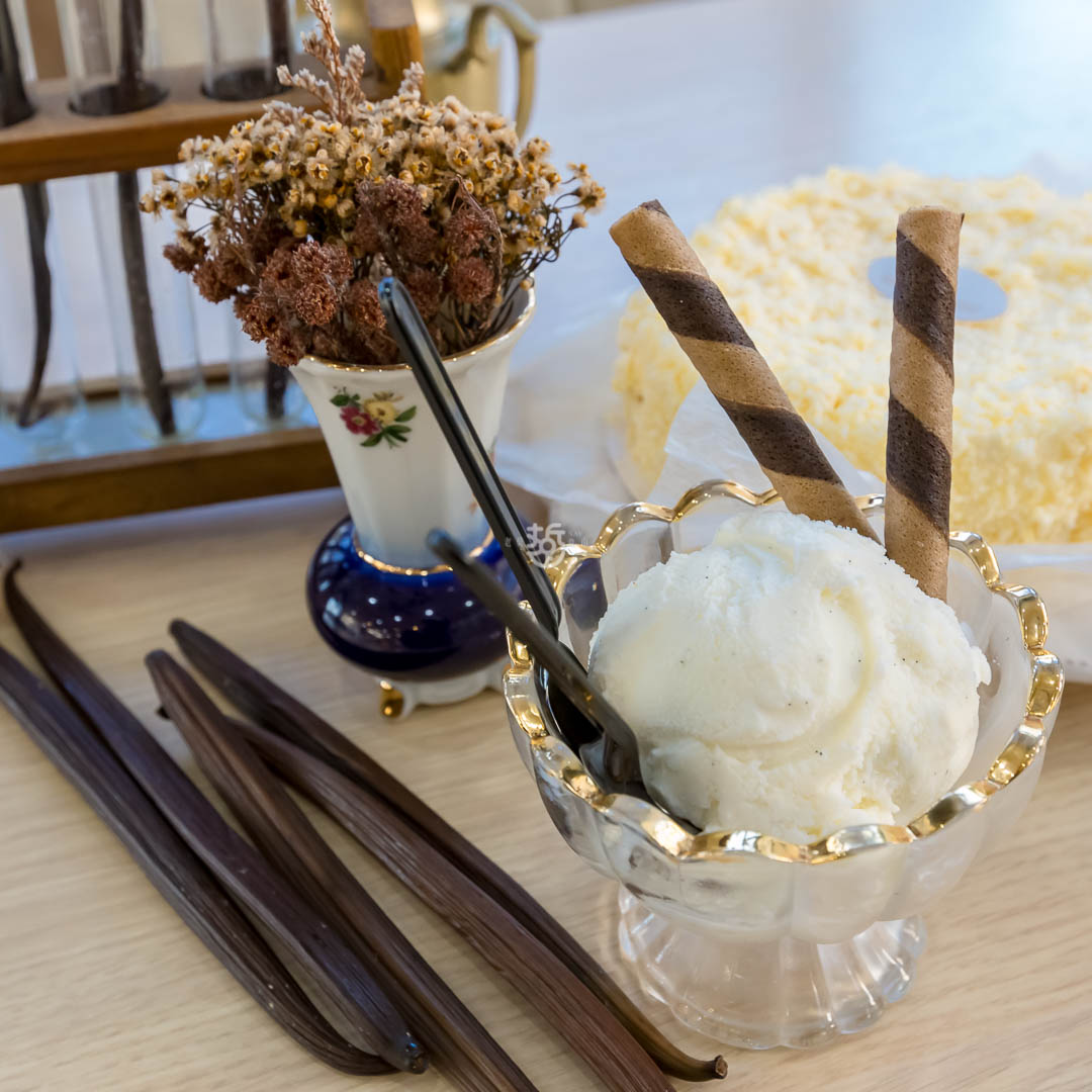 來南投埔里品嚐香草農夫味正琳用珍貴的香草籽做的雞蛋布丁,冰淇淋與巧克力,優質台灣香莢蘭就在香草騎士