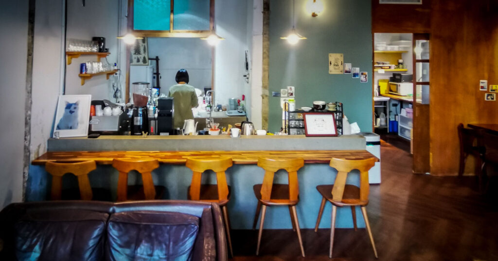 台南｜Akatsuki曉咖啡：夜貓子最愛的深夜咖啡店！隱身在巷弄裡的烘豆工作室,台南,Akatsuki 曉咖啡,咖啡廳-1